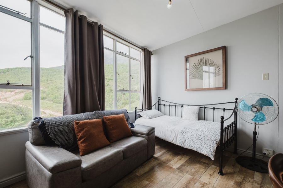 1 Bedroom Property for Sale in Vredehoek Western Cape